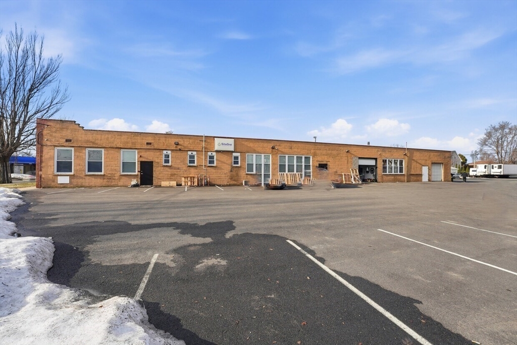 1004 Memorial Ave — photo