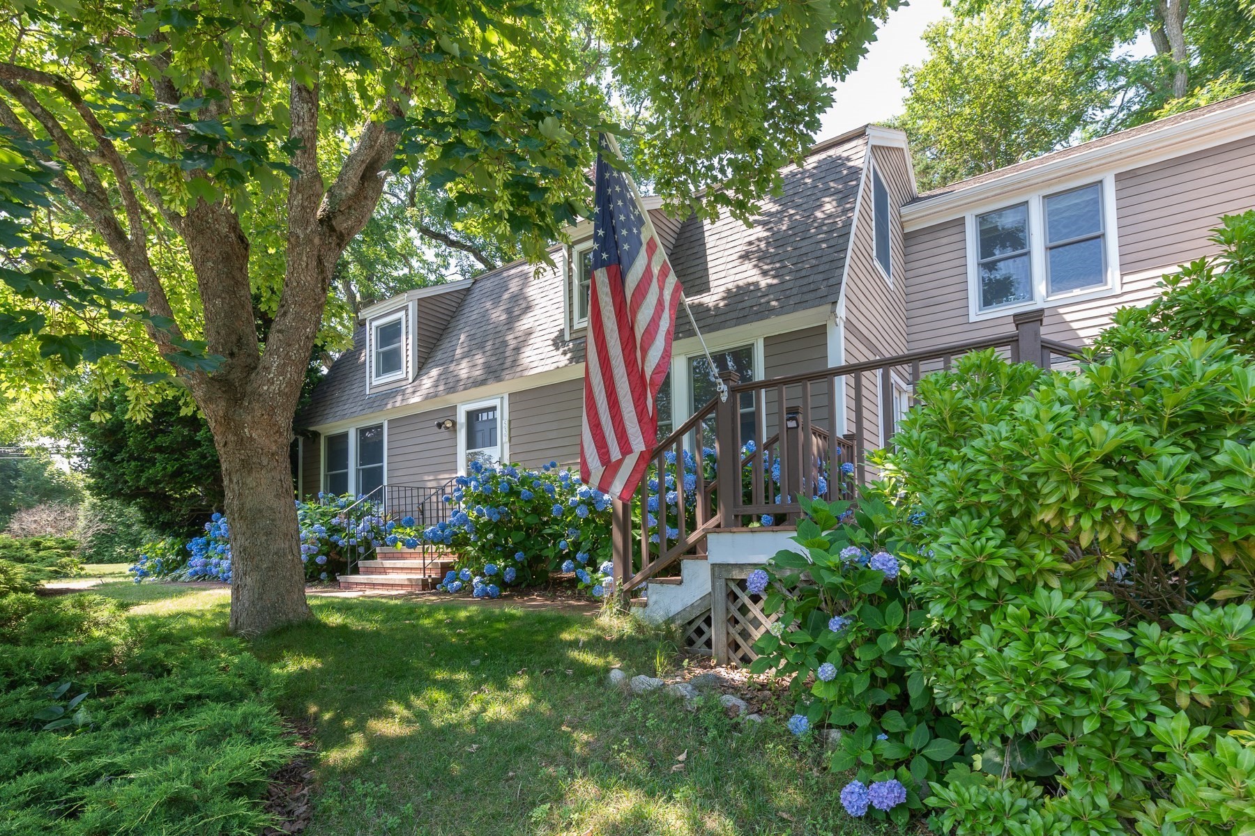 537 W Falmouth Hwy — photo