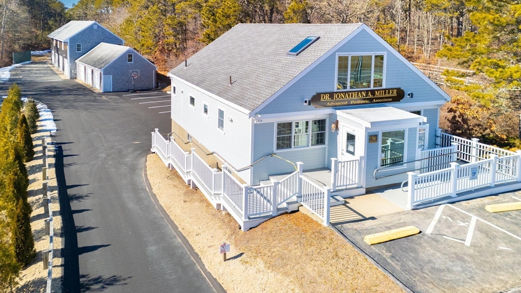 31 Meetinghouse — photo