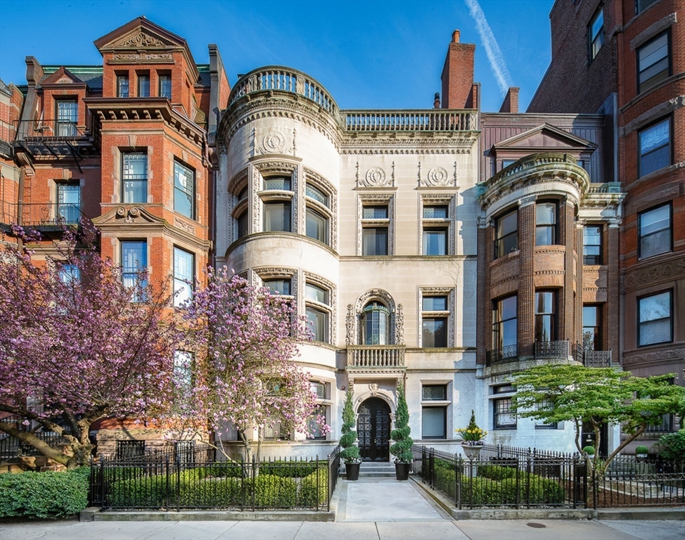 304 Commonwealth Ave Ph — photo