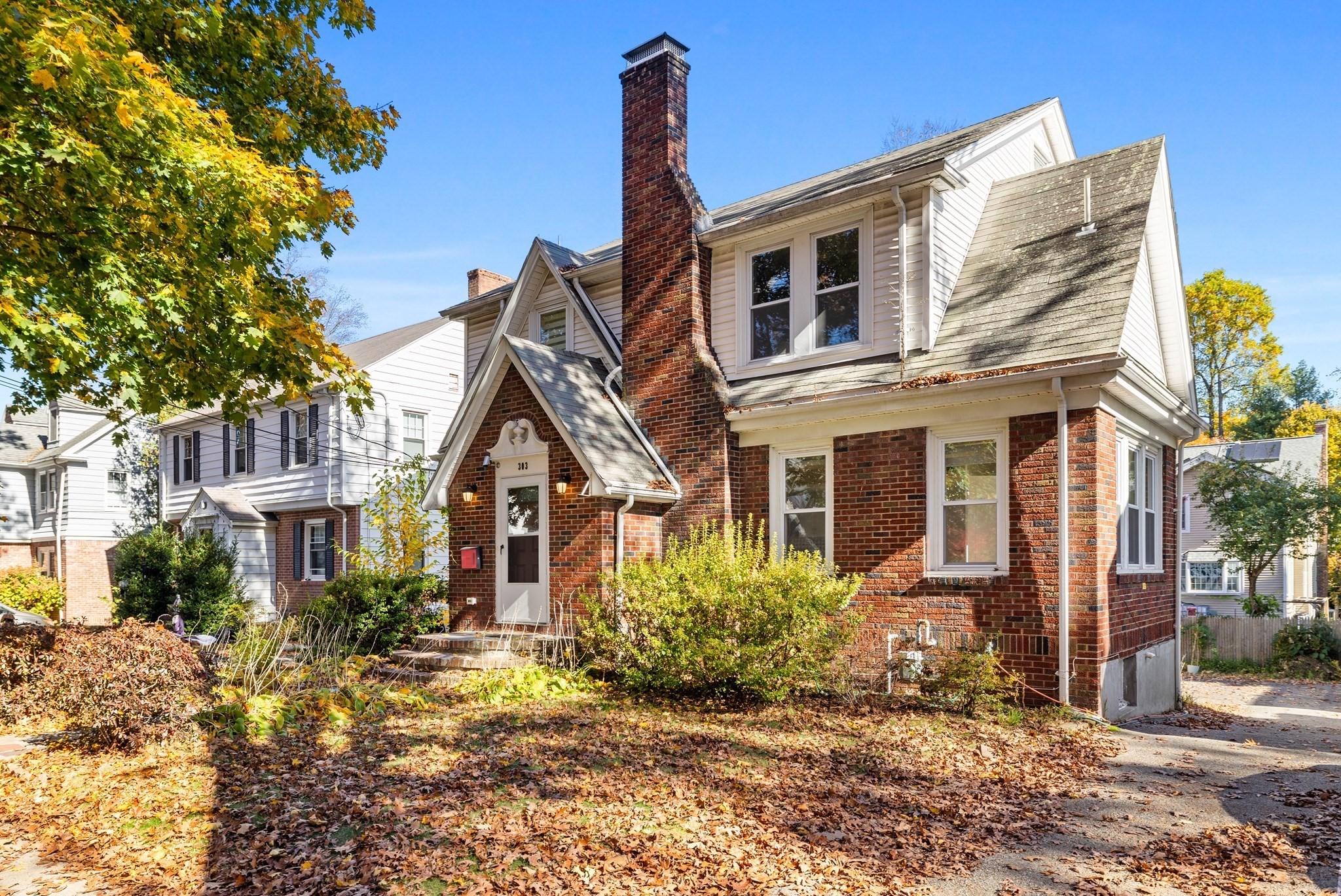 303 Russett Road, Brookline, MA 02467 — photo 2