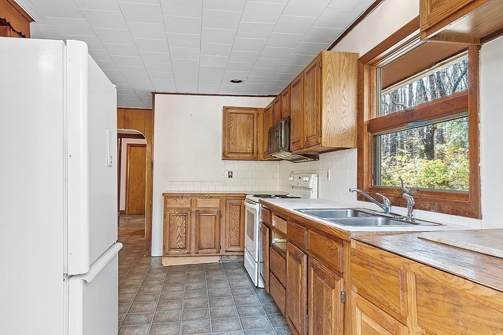 240 Barre Road, Phillipston, MA 01331 — photo 3