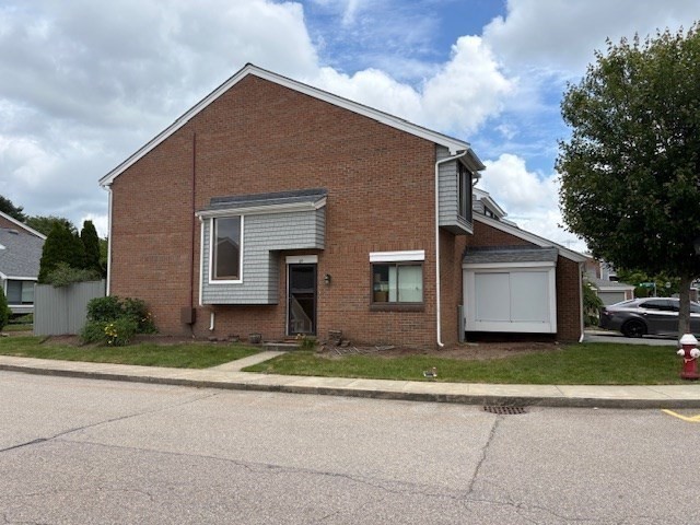 64 Laurelwood Dr #64 — photo
