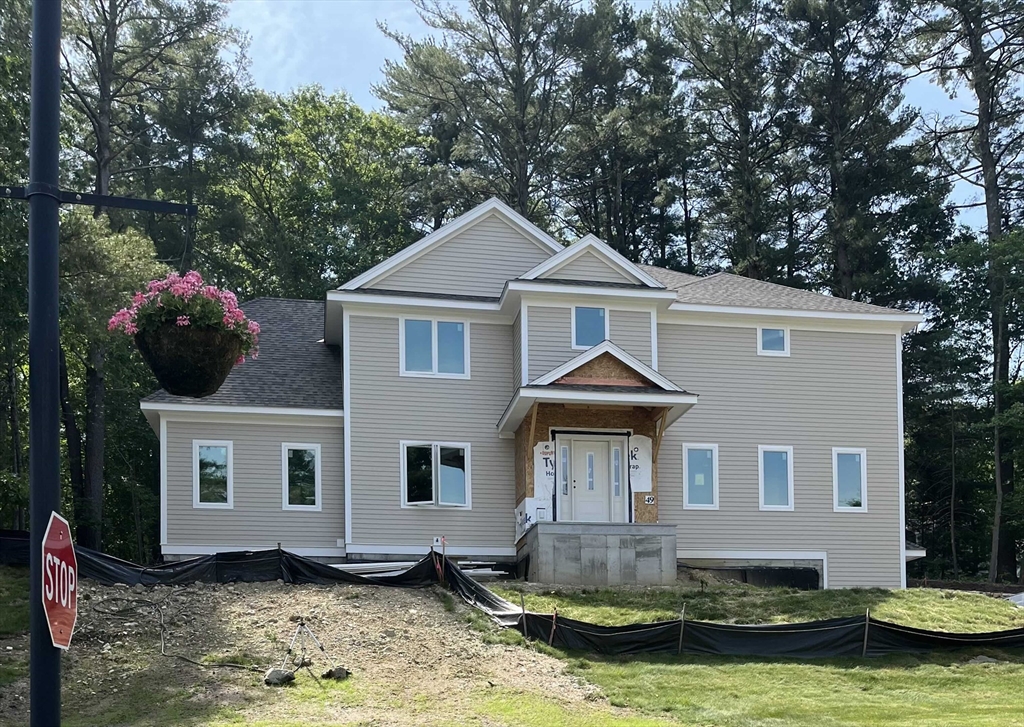 49 Country Club Way — photo