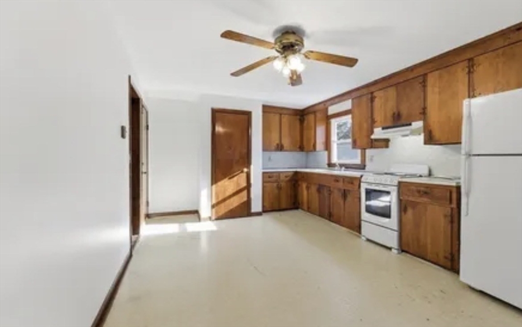 13 Decatur #13, Springfield, MA 01151 — photo 2