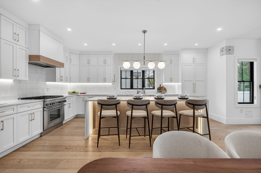 71 Cloverdale Road, Newton, MA 02461 — photo 2