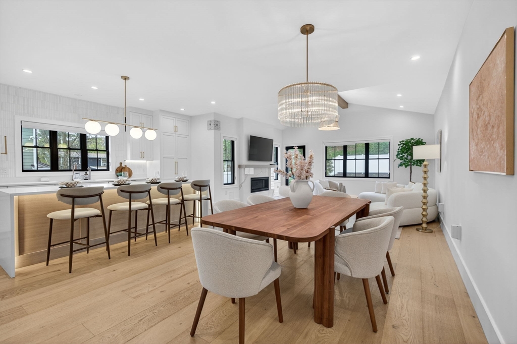 71 Cloverdale Road, Newton, MA 02461 — photo 3