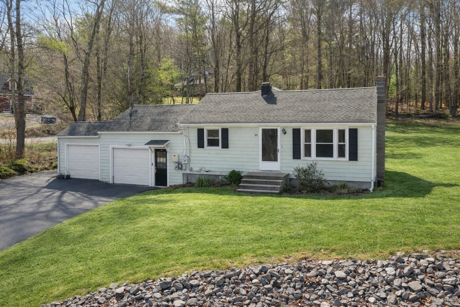 511 E County Rd — photo