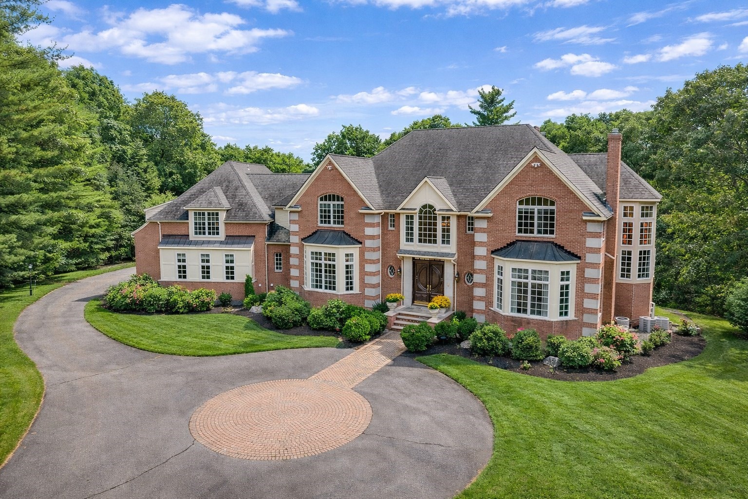 8 Stratford Way — photo