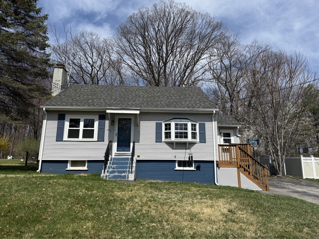 43 Manor Road, Shrewsbury, MA 01545