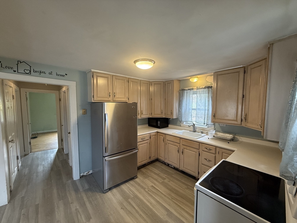 43 Manor Road, Shrewsbury, MA 01545 — photo 2