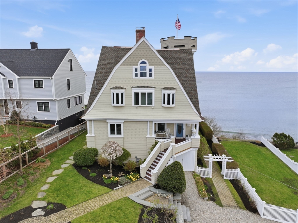 2 Bluff Road, Hull, MA 02045