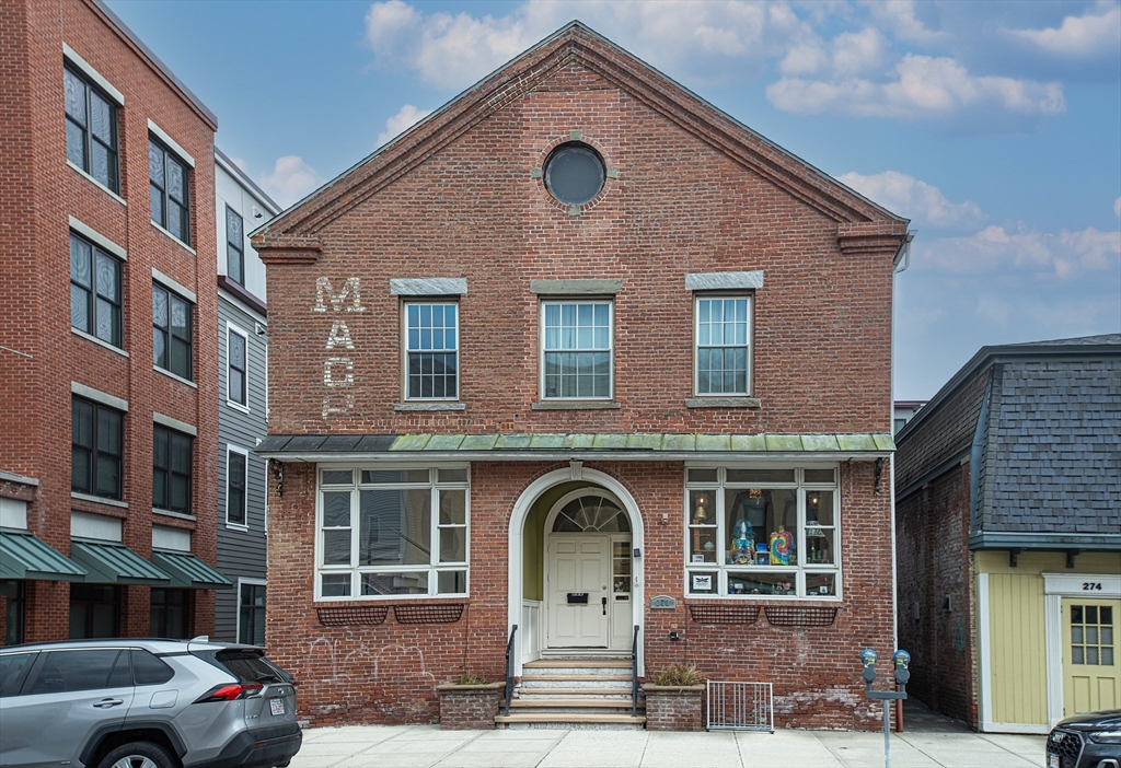 270 Pleasant Street — photo