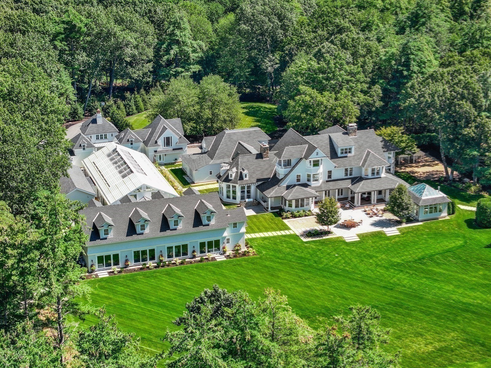 210 Monument Farm Road — photo