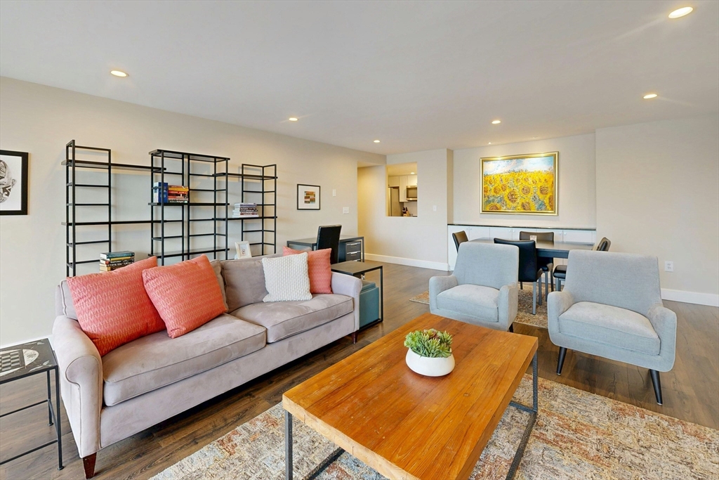 45 Longwood Ave #707 — photo