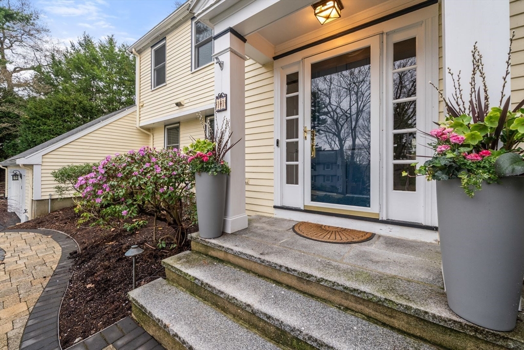 11 Sterling Road, Wellesley, MA 02482 — photo 2