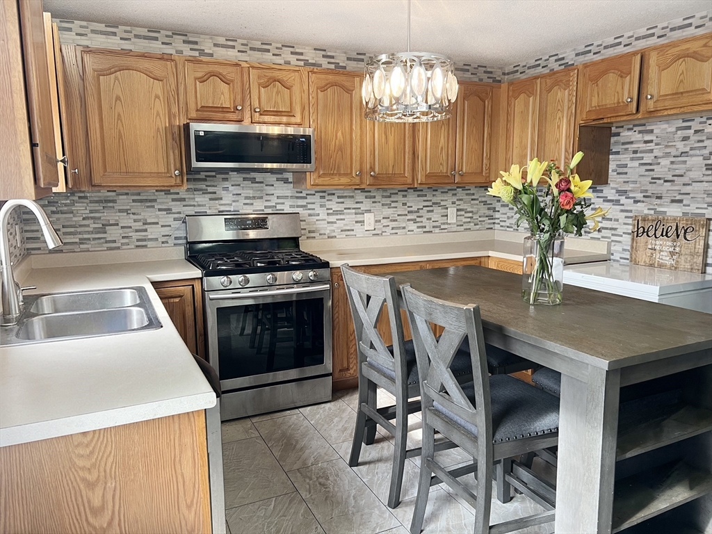 46-48 Kent Road, Springfield, MA 01129 — photo 2