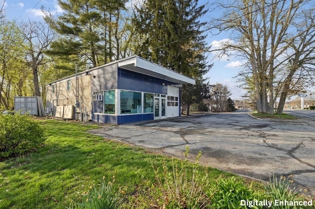 30 Thompson Road — photo