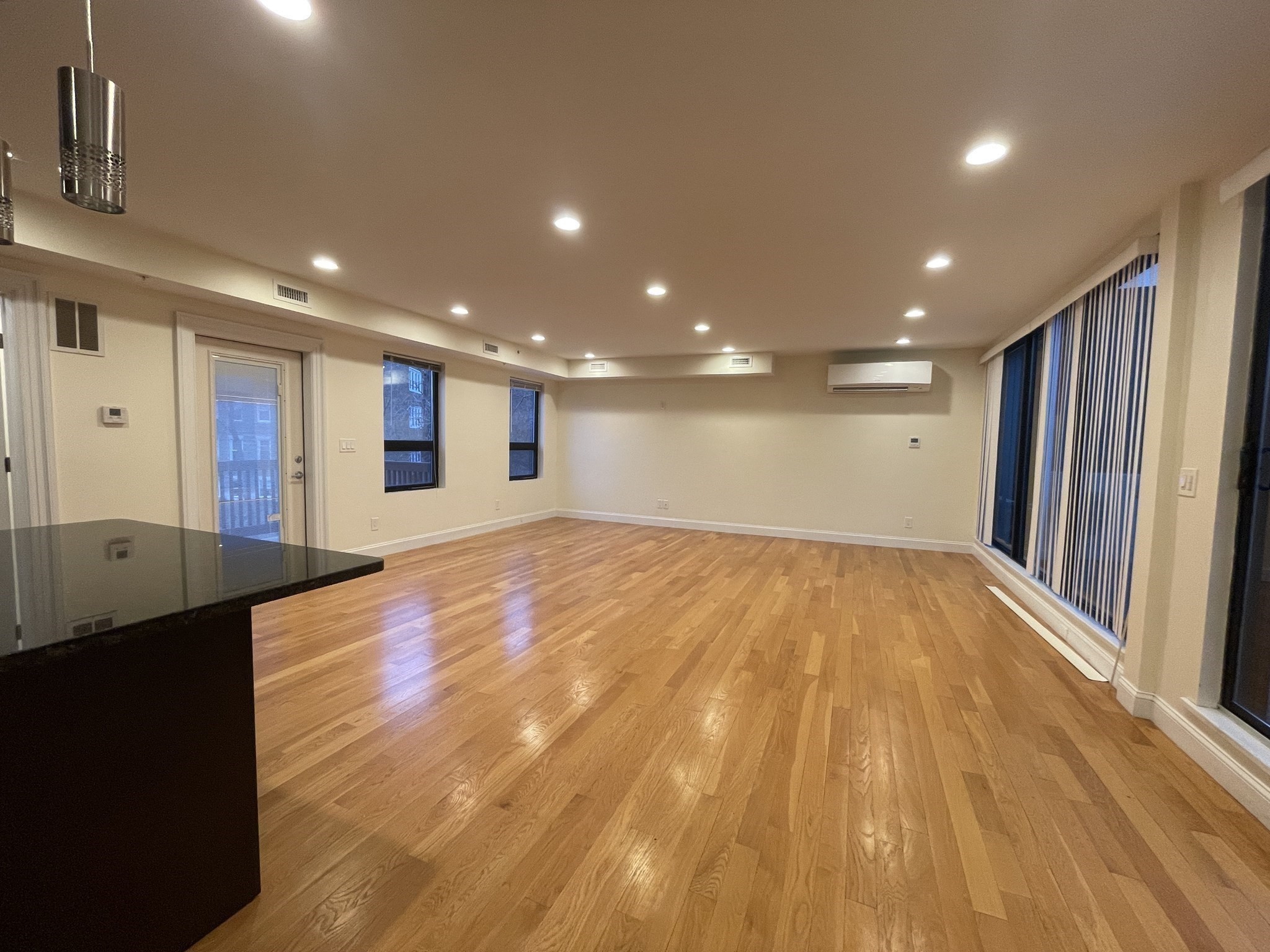 1616 Beacon St #3 — photo