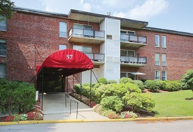 57 Broadlawn Park #14B — photo