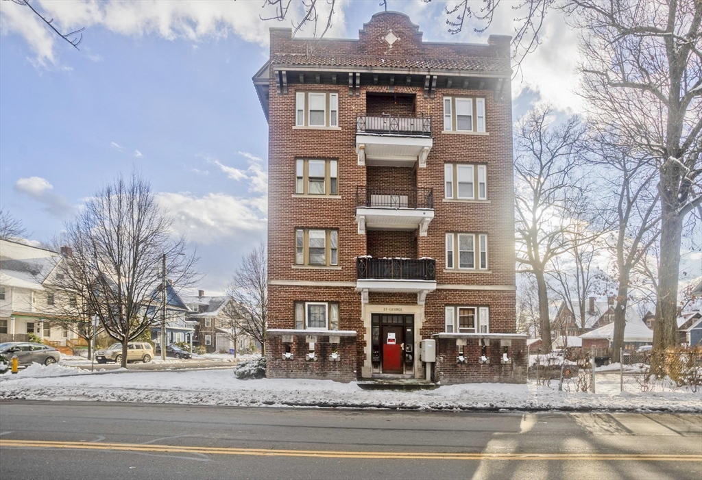 228 Belmont # 2R — photo