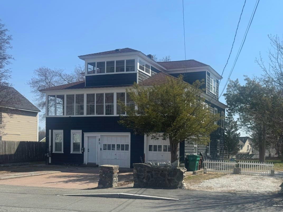 85 Seneca Street — photo