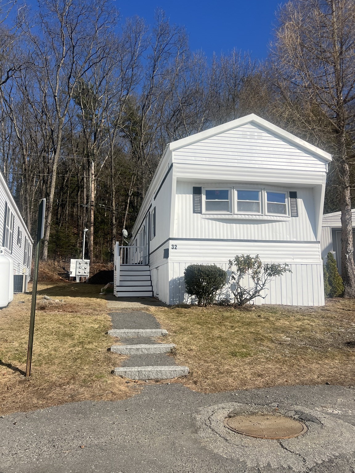 32 Mustang Avenue — photo