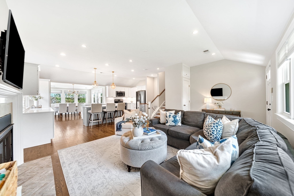 72 Oakcrest Road, Needham, MA 02492 — photo 3