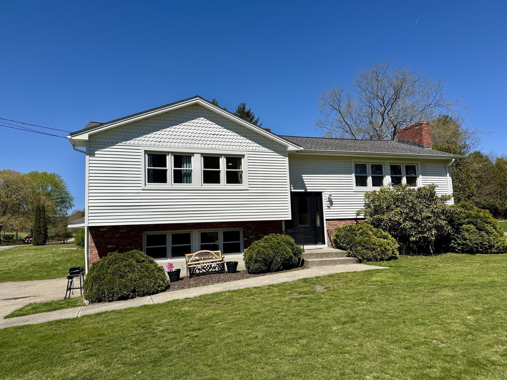 76 Airport Rd — photo
