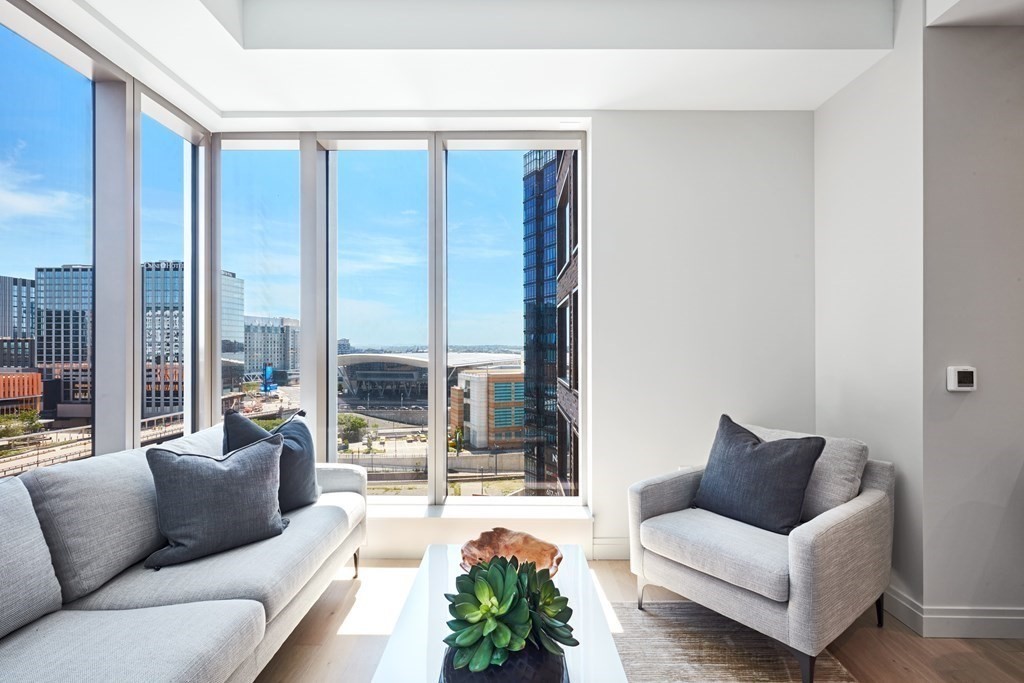 135 Seaport Blvd # 808 — photo