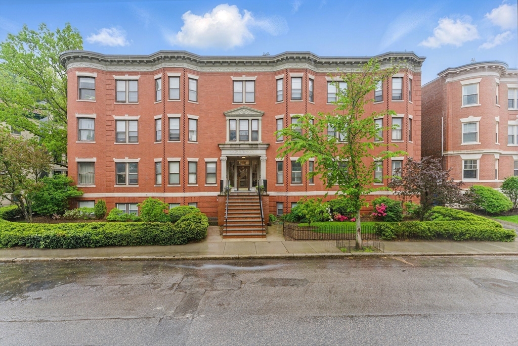 16 Garrison Road #7, Brookline, MA 02445