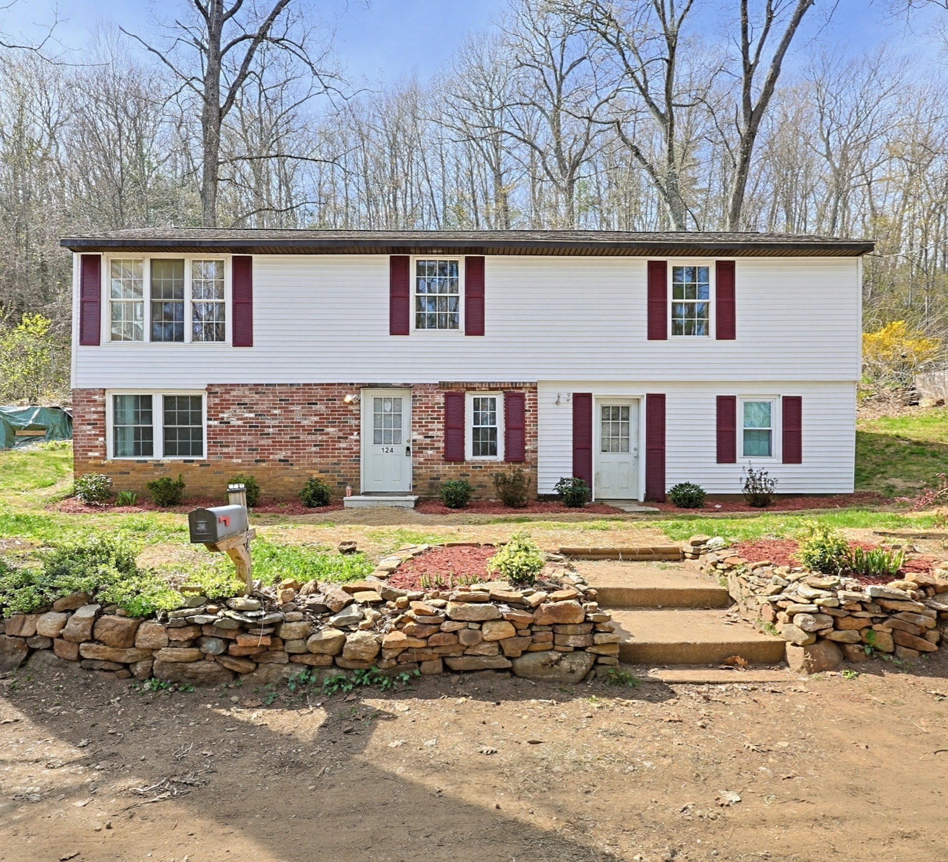 124 Old County Road — photo