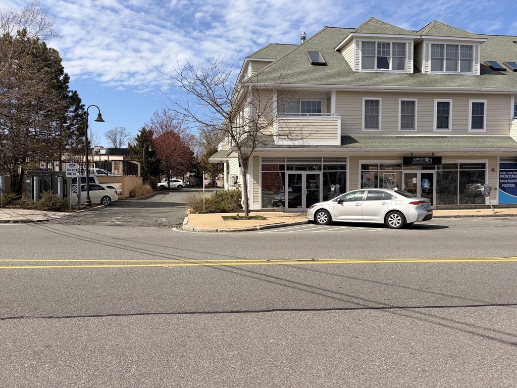 29 Railroad Ave # 2a — photo