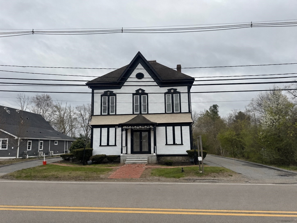 1131 Main St # 2B — photo