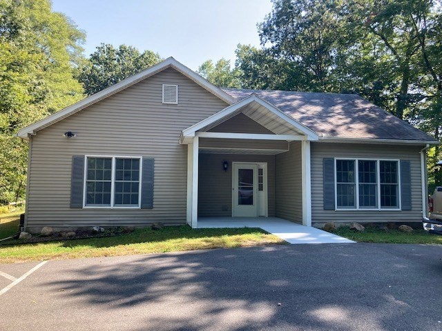 74 N Hatfield Rd — photo