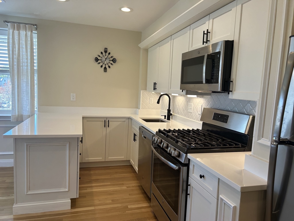 141 Chestnut St # 202 — photo