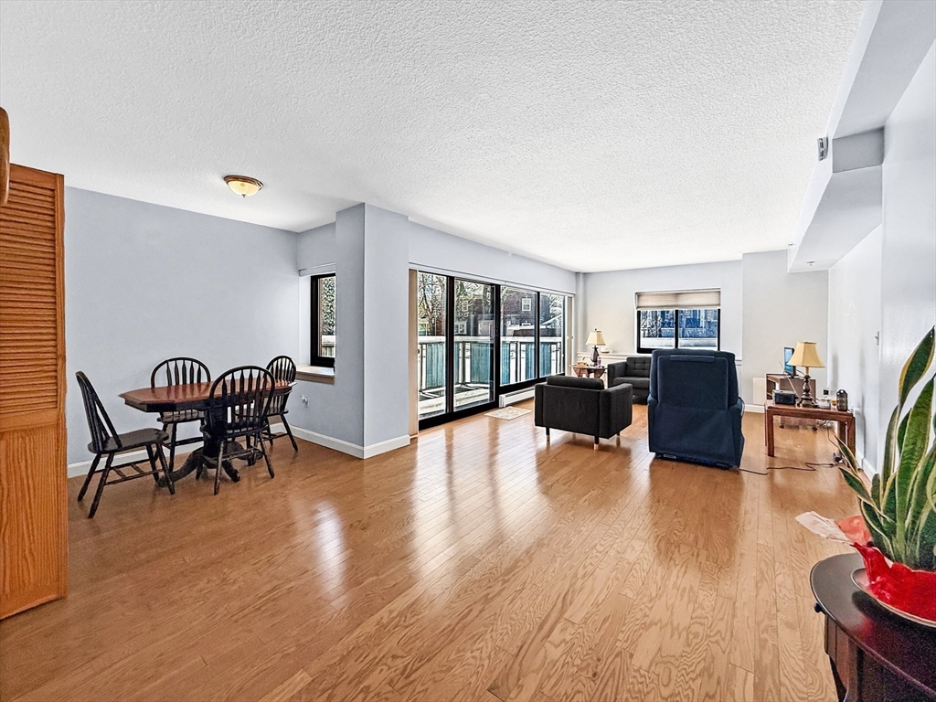 300 Lynn Shore Dr # 203 — photo