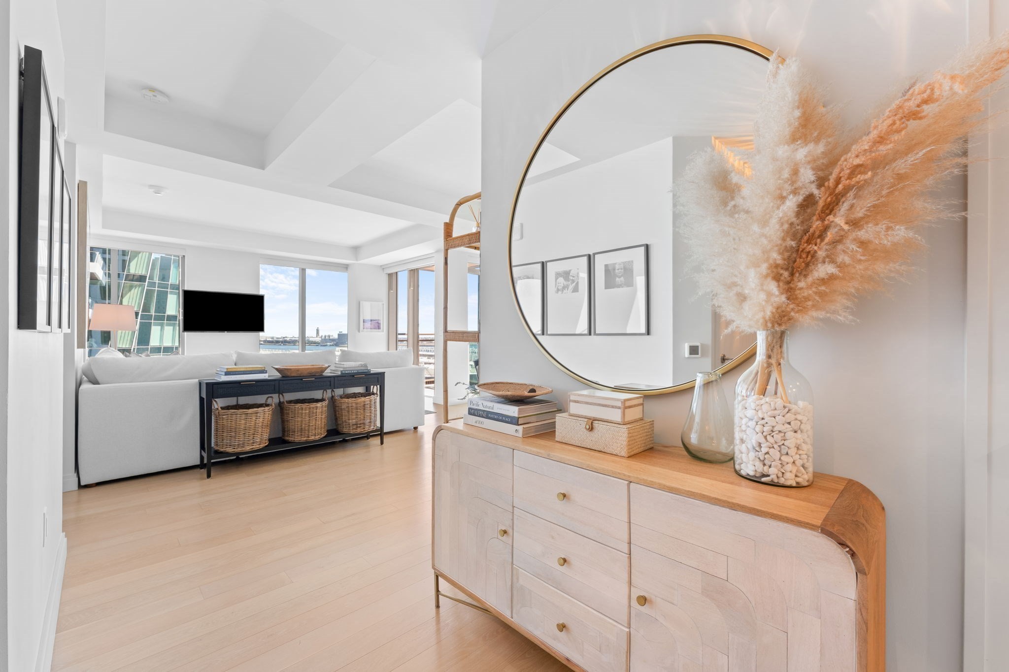 133 Seaport Blvd #1022 — photo