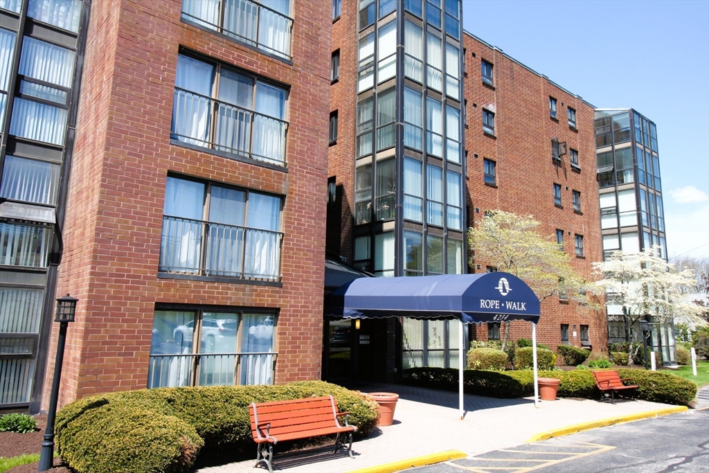 4234 North Main St #208 — photo