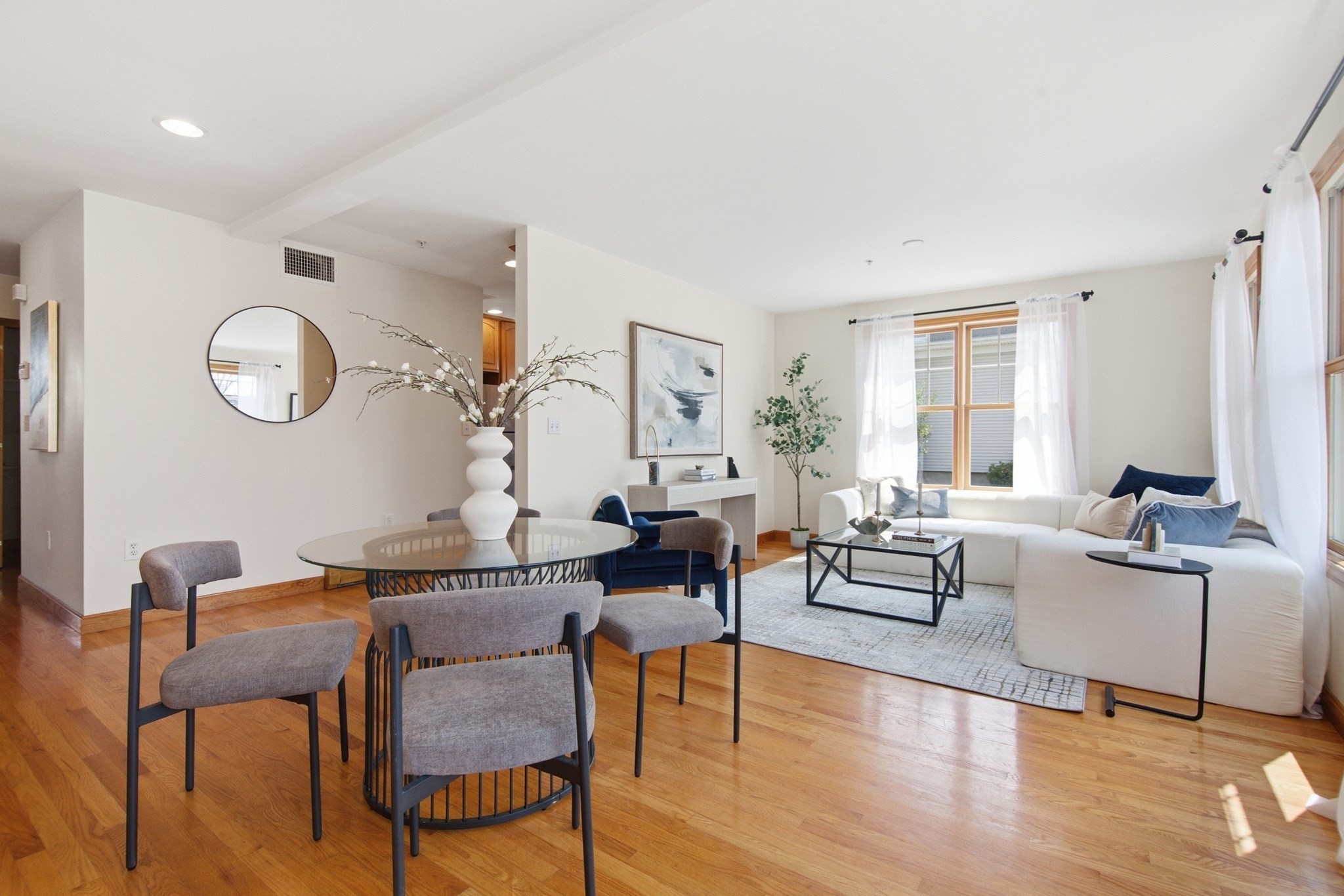 287 Everett St. #1 — photo
