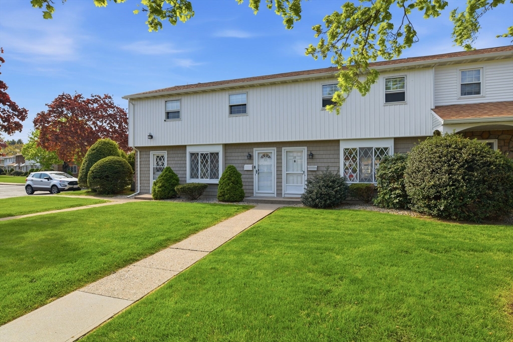 212 Blisswood Village Dr #212 — photo