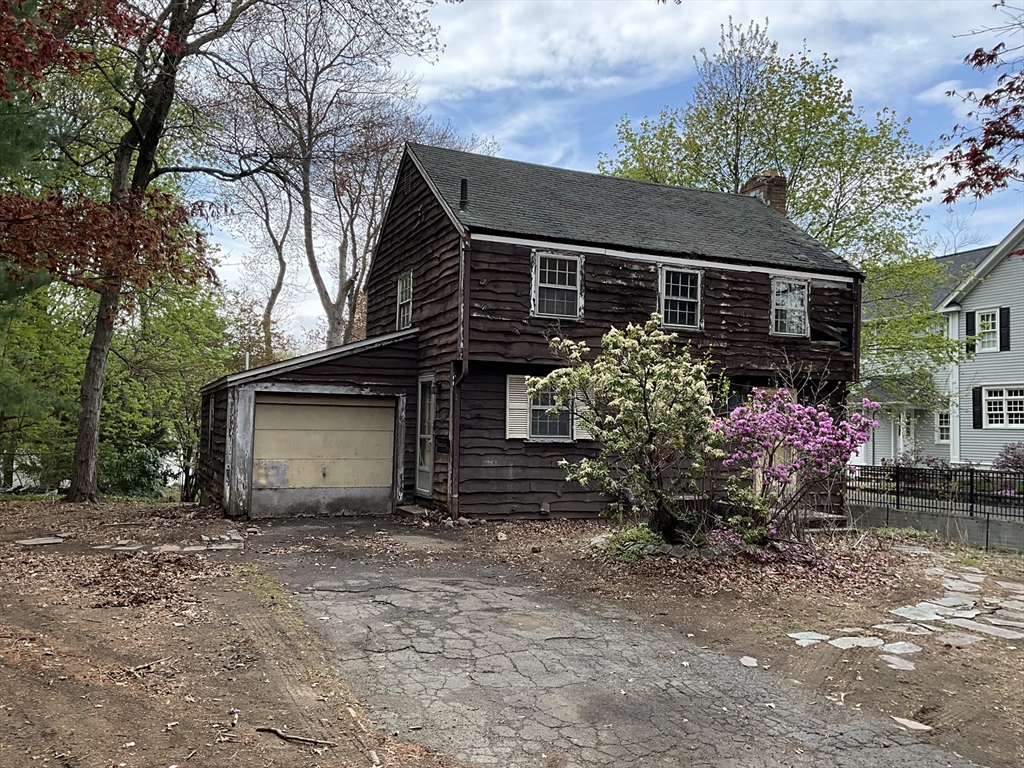 9 Larch Road, Wellesley, MA 02482