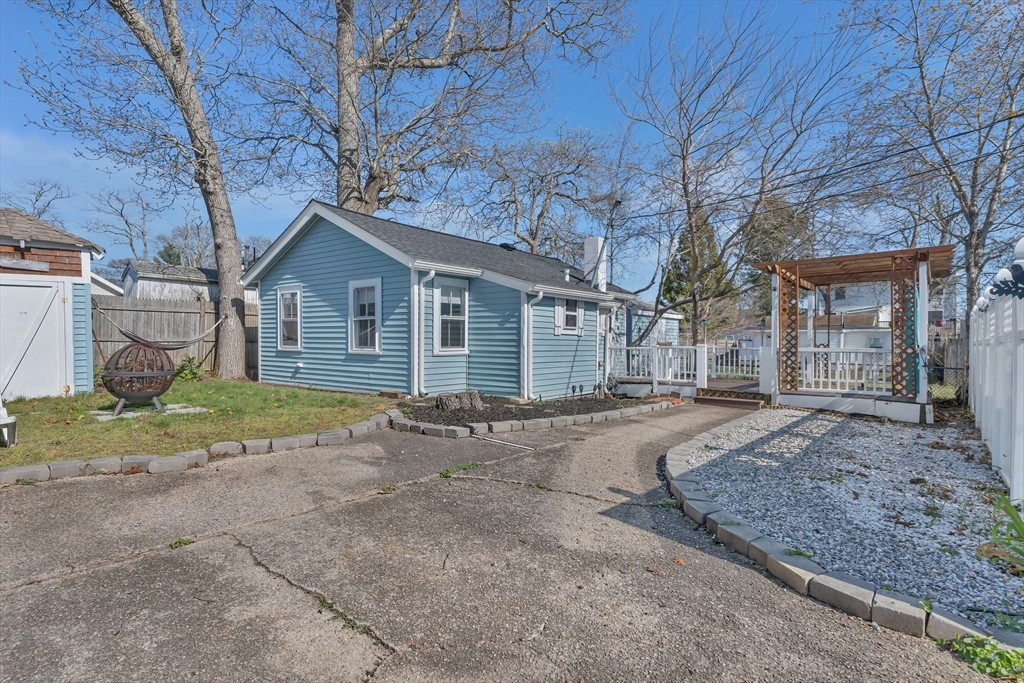10-R Barnes St — photo