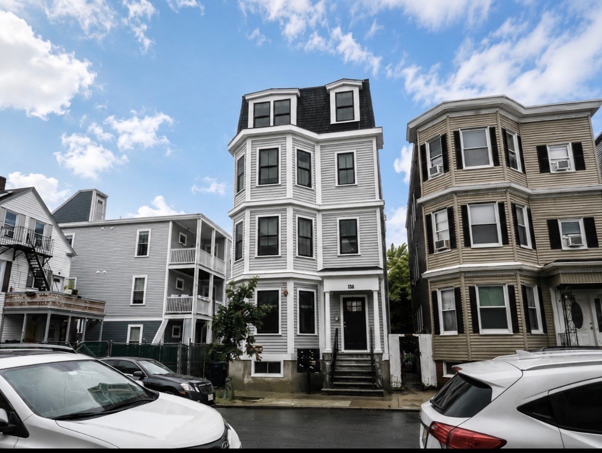 303 Maverick Ph4 — photo