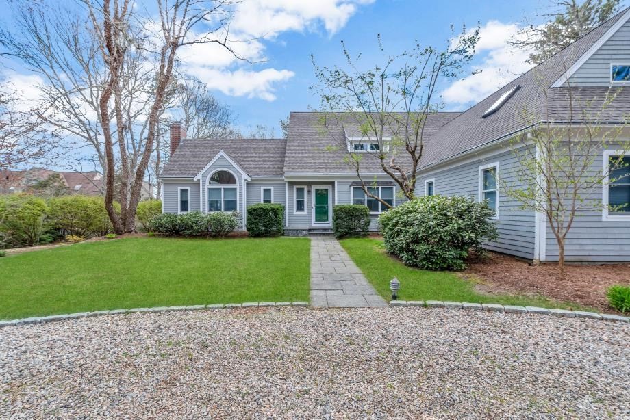 35 Punkhorn Point Road, Mashpee, MA 02649