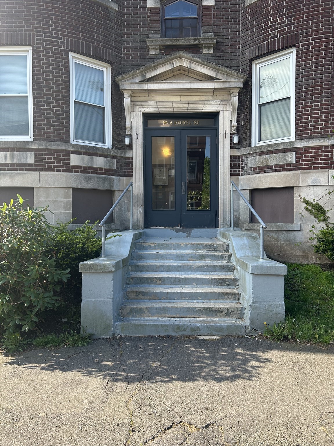 4 Laurel #2 — photo