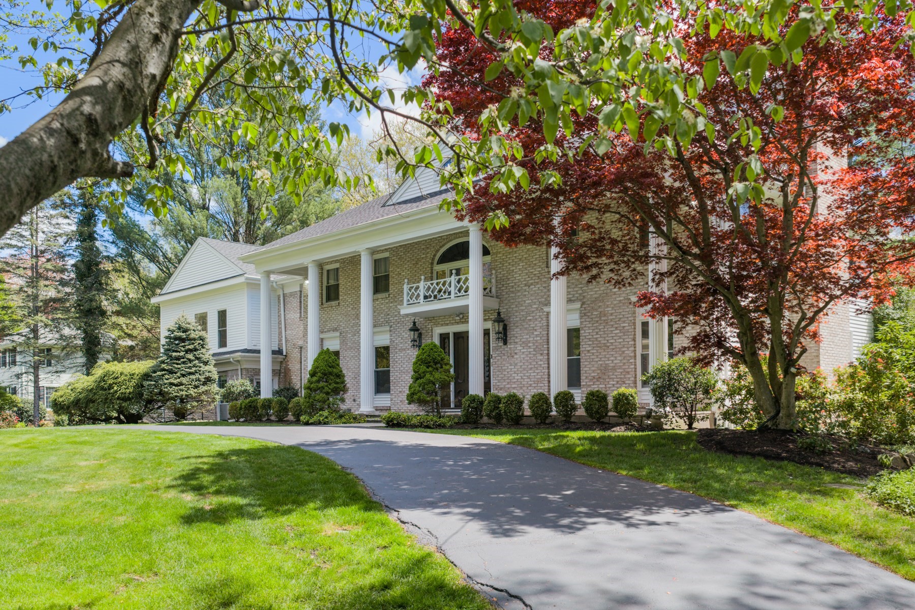 64 Country Drive — photo