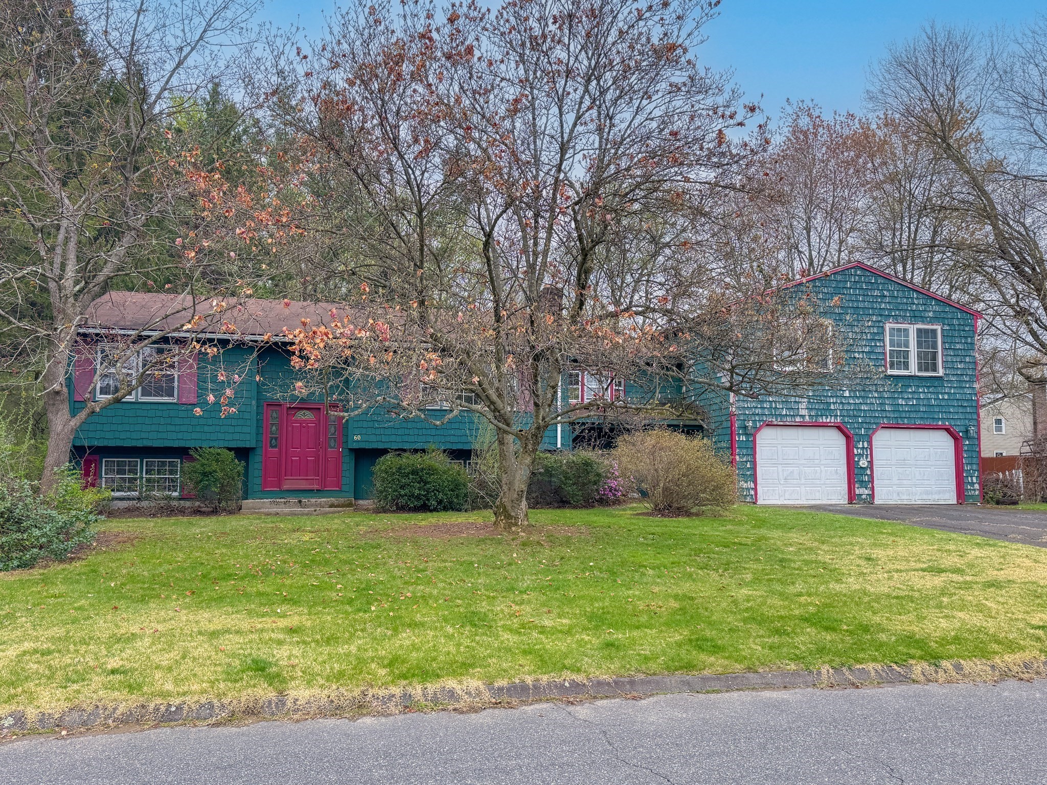 60 White Fox Rd — photo