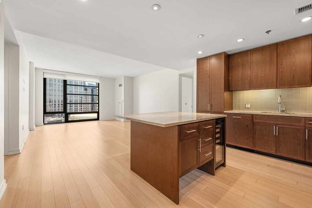 580 Washington St #1501 — photo