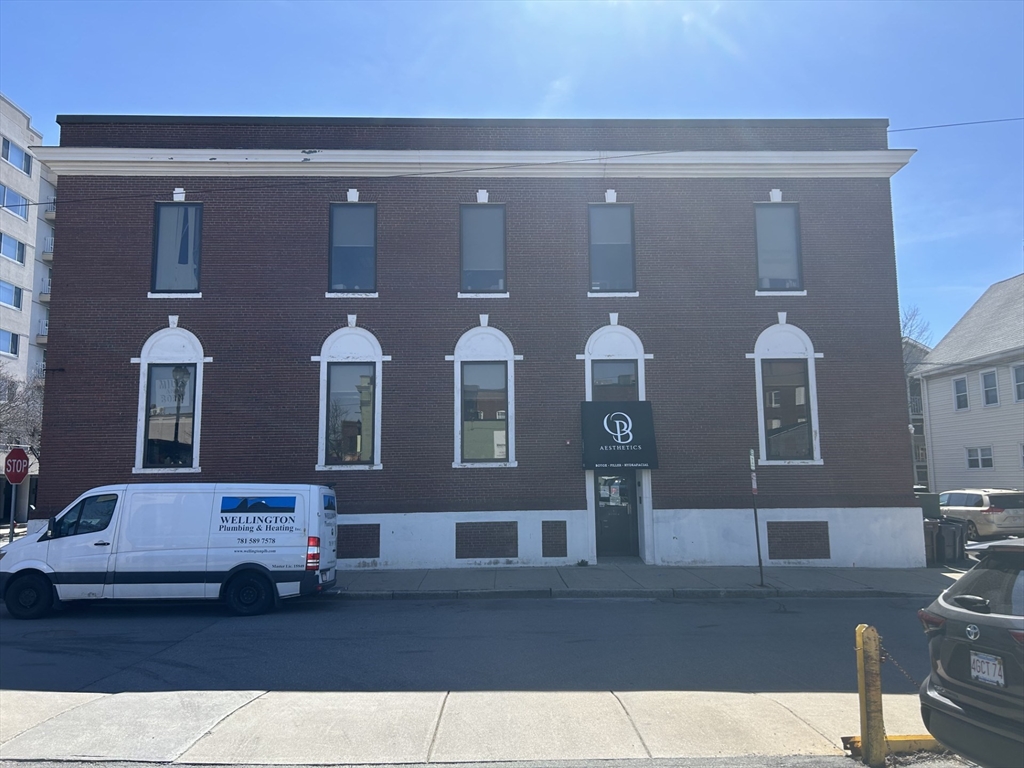 6 Victoria — photo